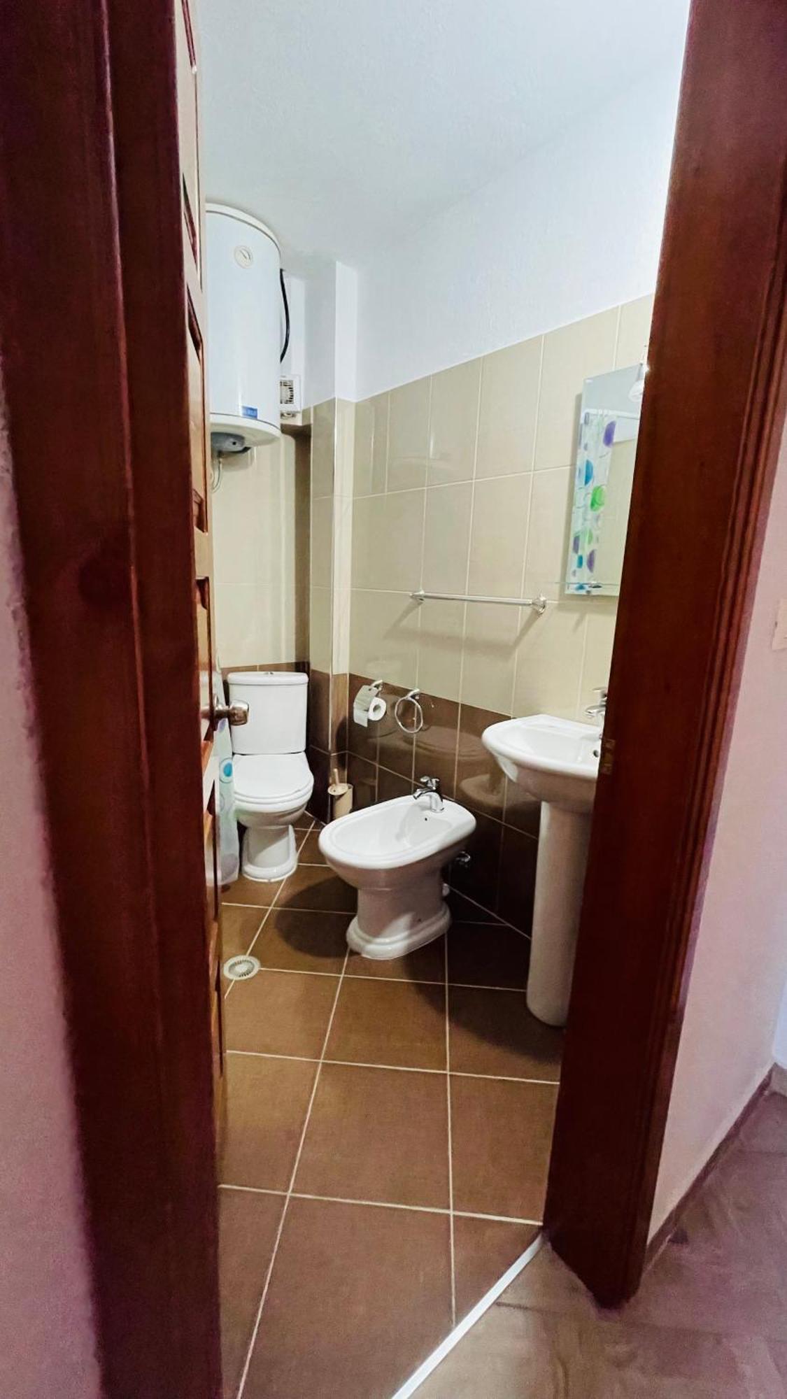 Gjirokastër Denis Guesthouse 1930 מראה חיצוני תמונה